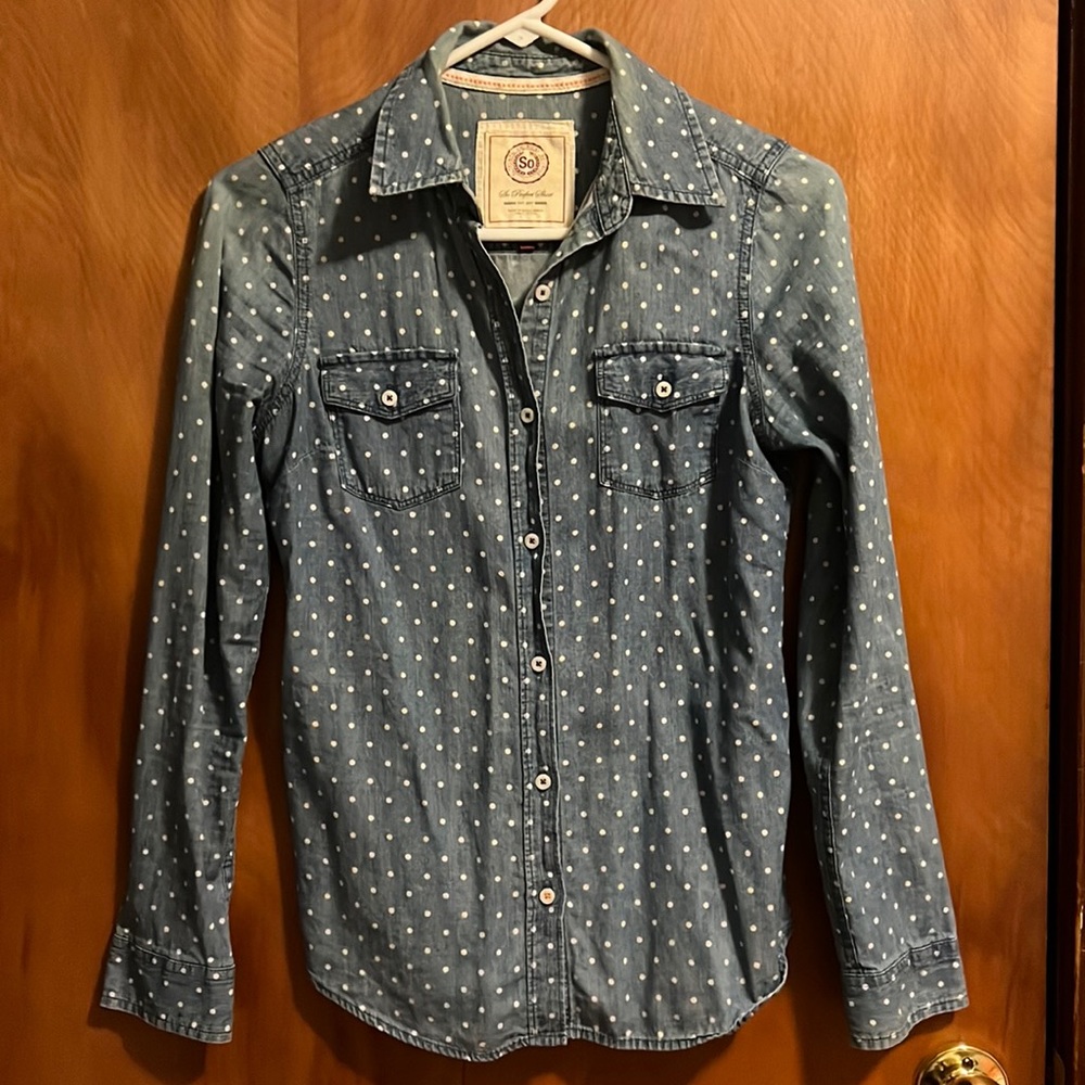 Long sleeved chambray polka dot button down